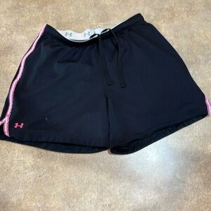 Womens under armour shorts size medium